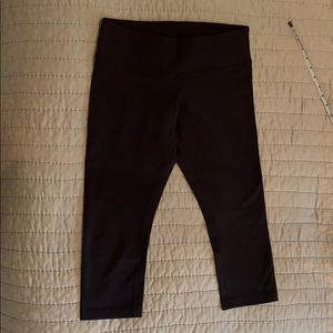 Lululemon Wunder Under crops